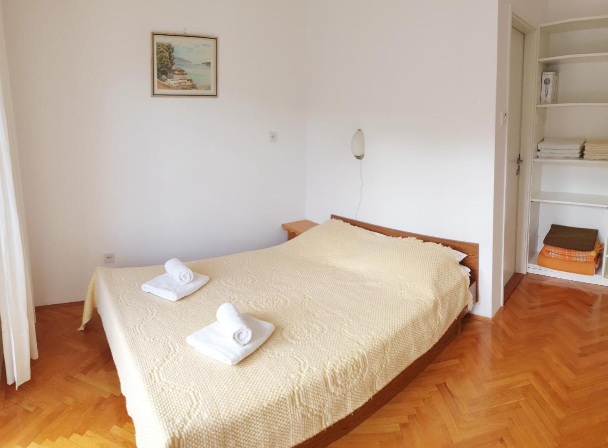 Apartments Lucija Stari Grad  Ngoại thất bức ảnh