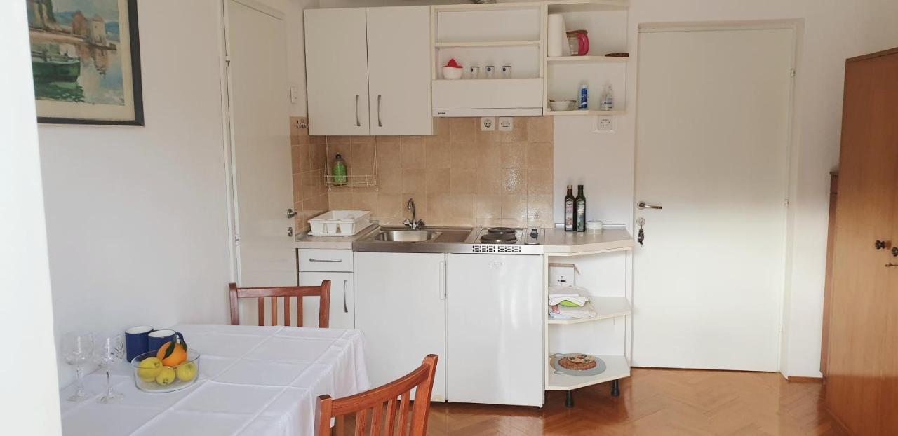 Apartments Lucija Stari Grad  Ngoại thất bức ảnh