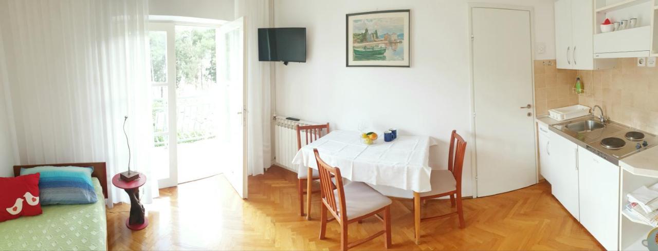 Apartments Lucija Stari Grad  Ngoại thất bức ảnh