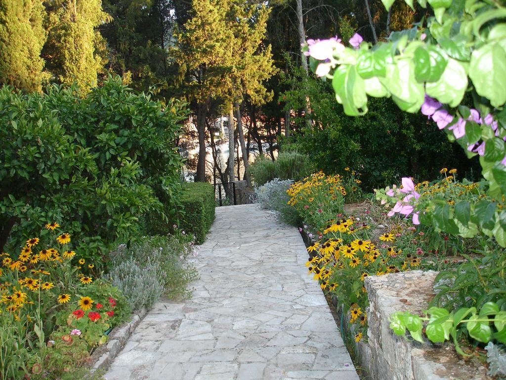 Apartments Lucija Stari Grad  Ngoại thất bức ảnh