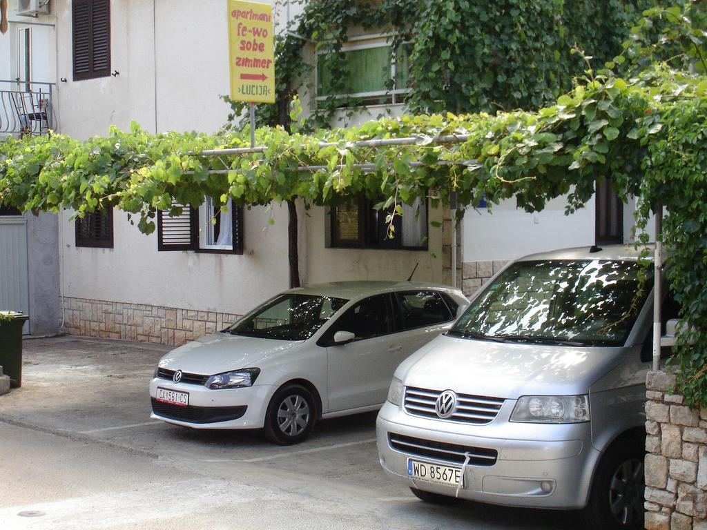 Apartments Lucija Stari Grad  Ngoại thất bức ảnh
