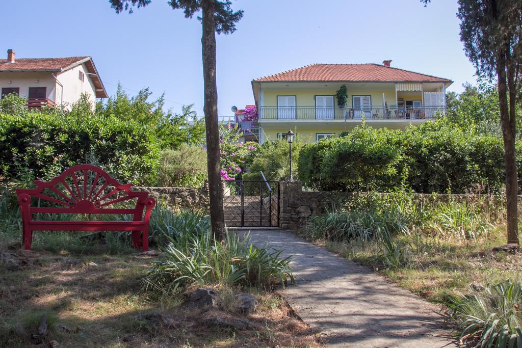 Apartments Lucija Stari Grad  Ngoại thất bức ảnh