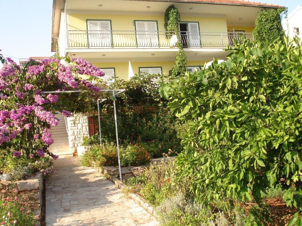Apartments Lucija Stari Grad  Ngoại thất bức ảnh